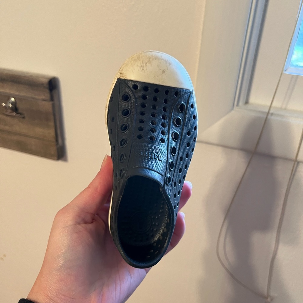 Native Jefferson black slip on shoes size 7c